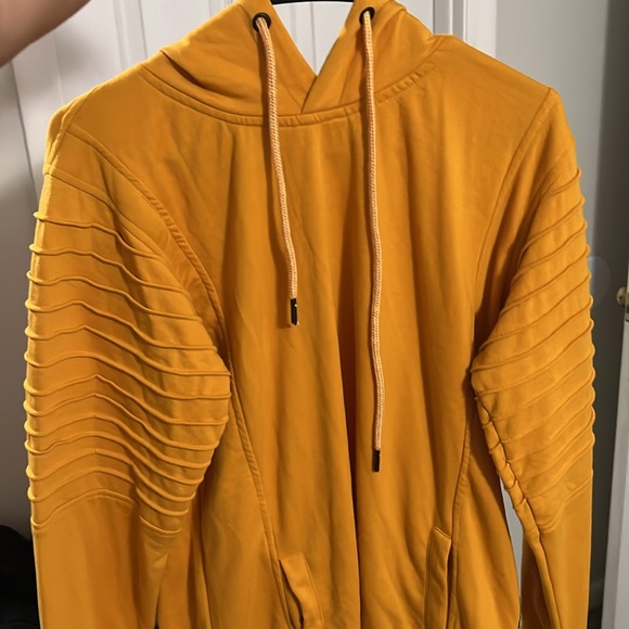 Used - Picture 2 of 2